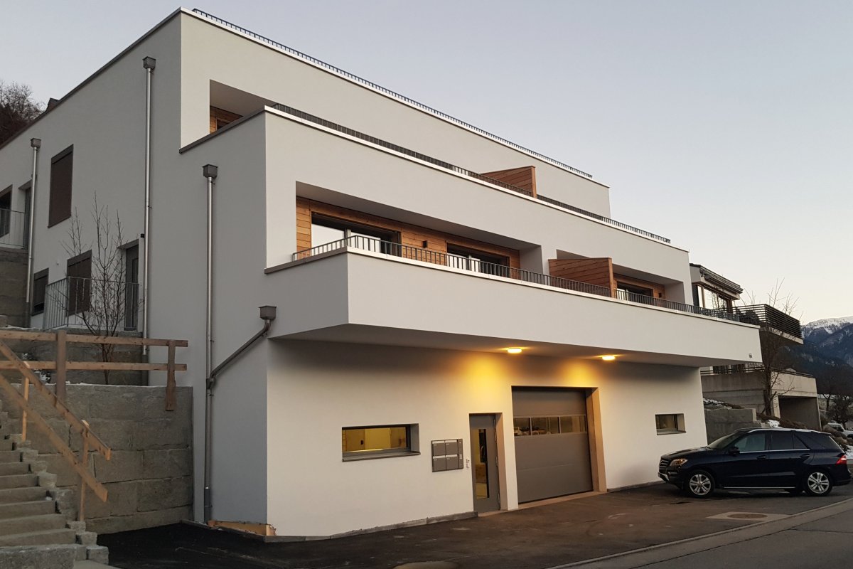 Bluetti EP 600 Energy Storage System in a modern terrace house with underground garage and two floors of living space in central Graubünden at 600 meters above sea level.